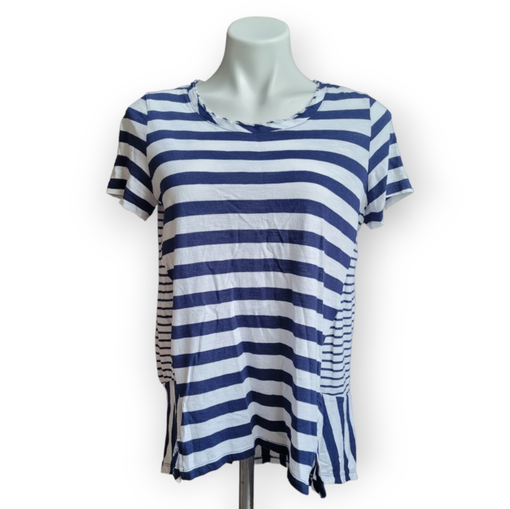 C Est. 1946 Womens Medium White and Blue Striped T-shirt
